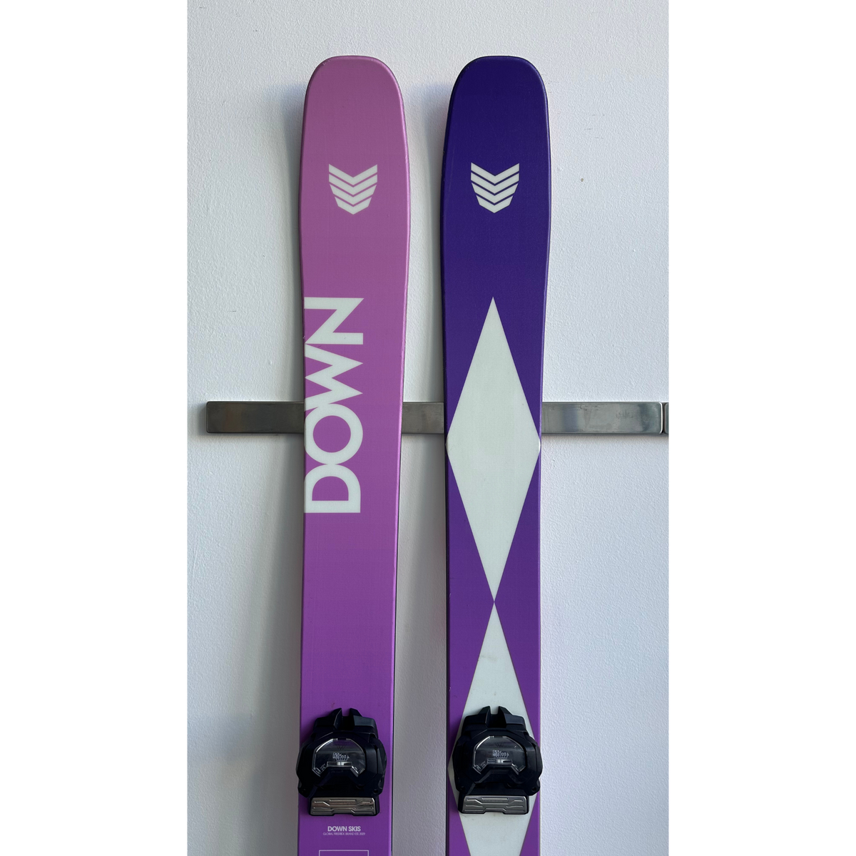 DOWN SHOWDOWN 108 178 REFURBED + TYROLIA ATTACK 14