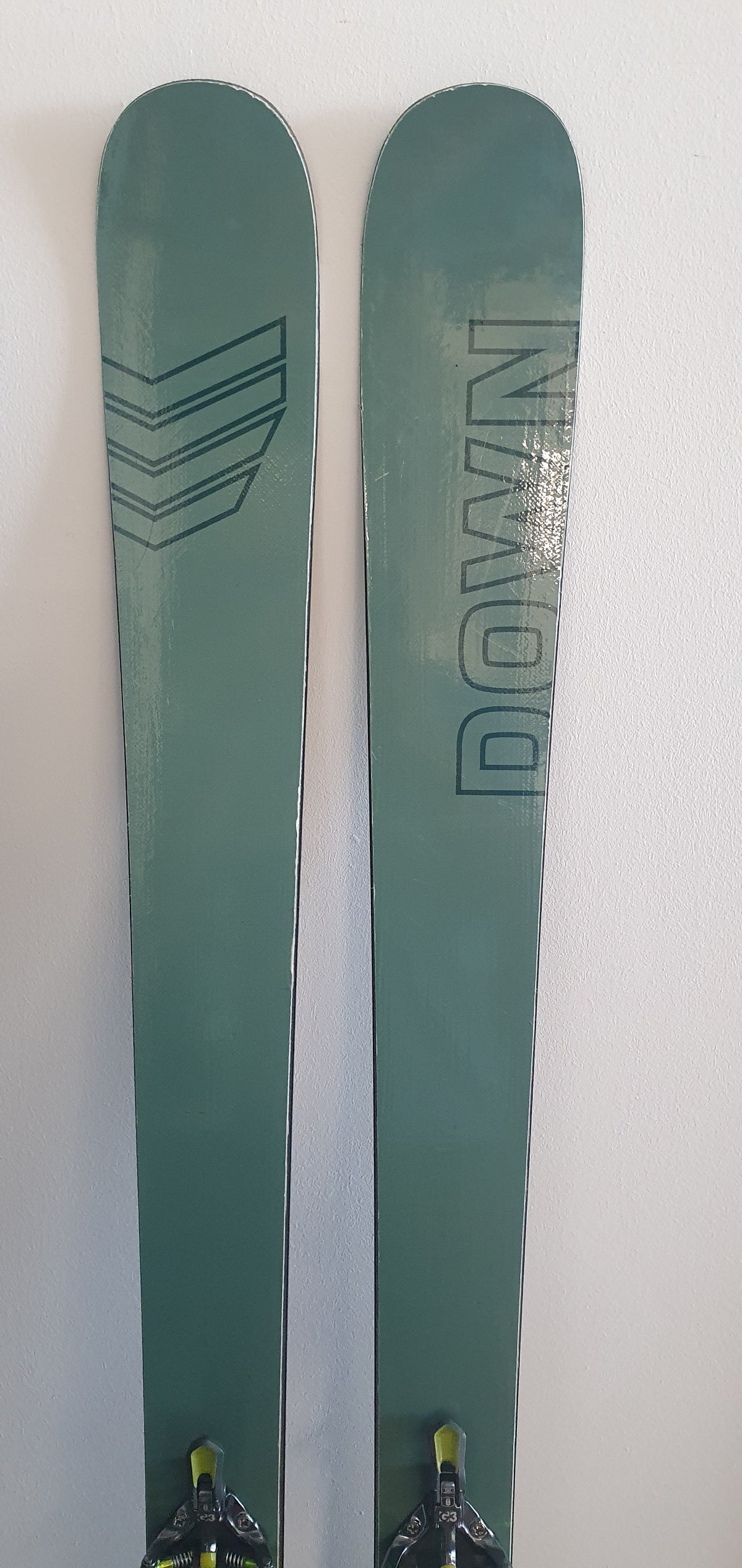 DOWN LOWDOWN CARBON 88 24/25 171 REFURBED & G3 Z12