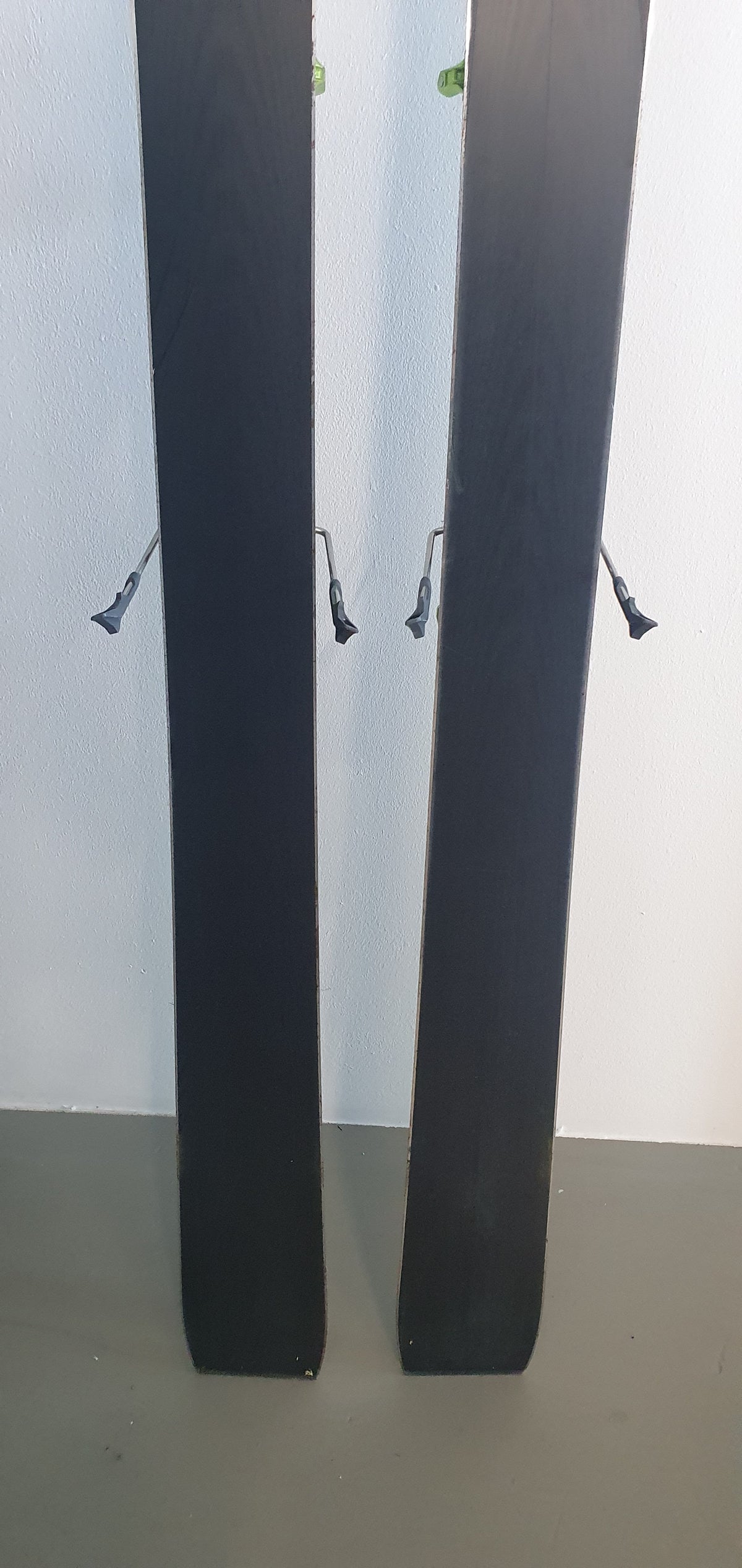 DOWN LOWDOWN CARBON 88 24/25 171 REFURBED & G3 Z12