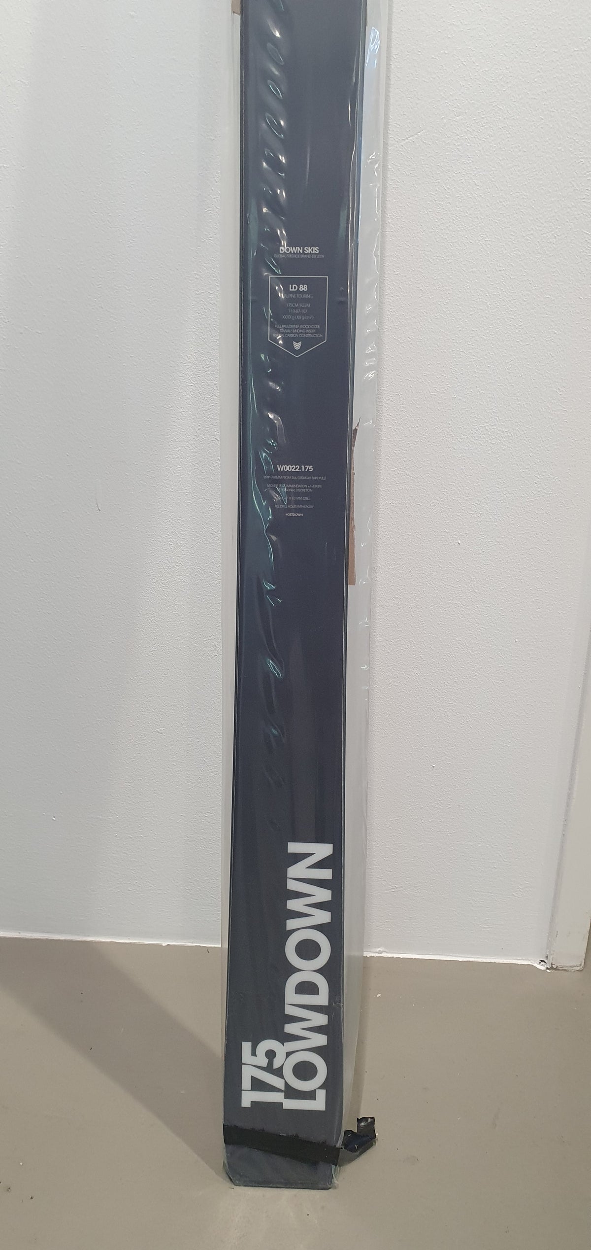 DOWN LOWDOWN CARBON 88 24/25 175 B-GRADE