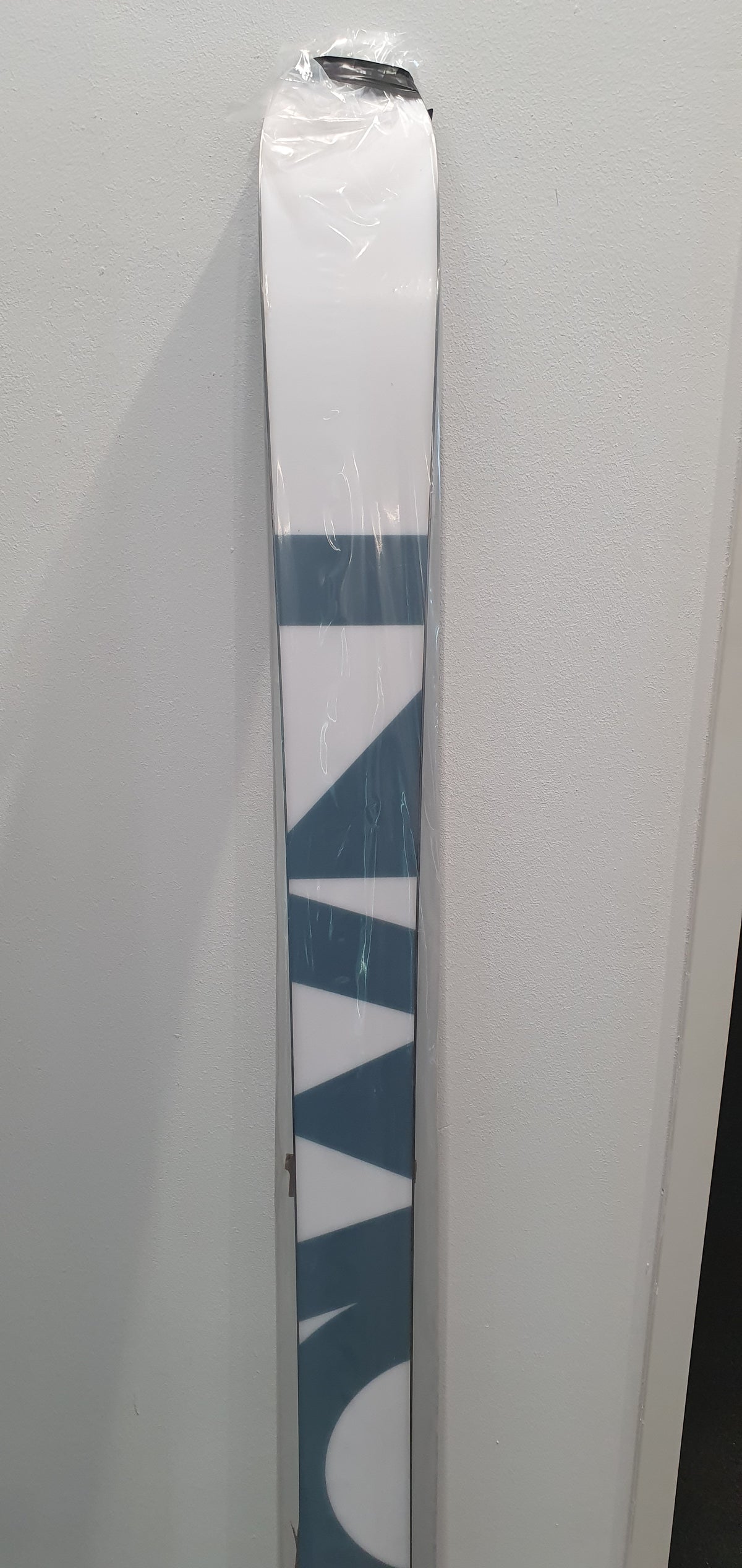 DOWN LOWDOWN CARBON 88 24/25 175 B-GRADE