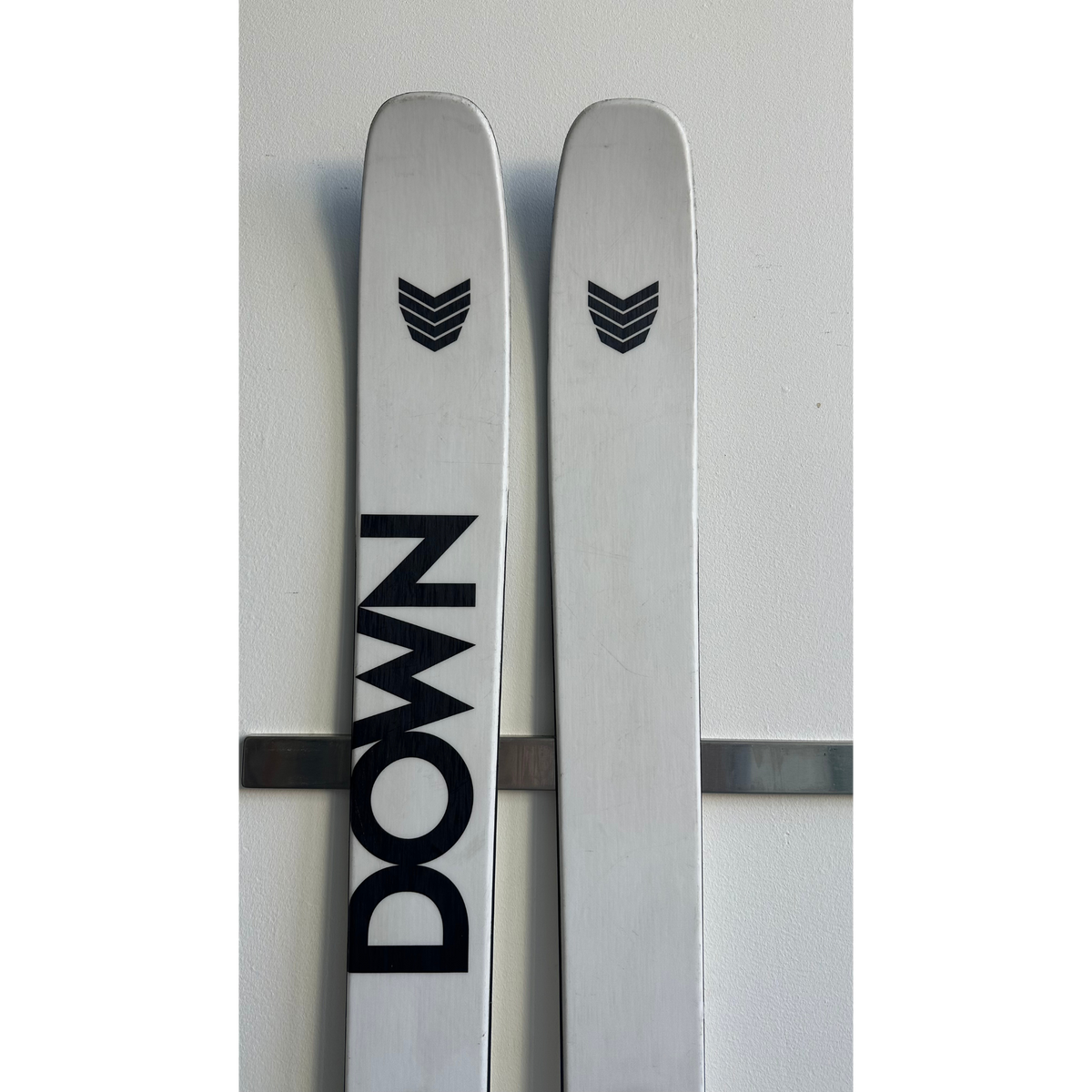 DOWN COUNTDOWN 104 187 REFURBED + MARKER KINGPIN 13