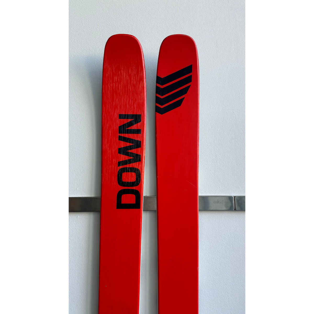 DOWN COUNTDOWN 104 181 B-GRADE + TYROLIA ATTACK DEMO PLATE