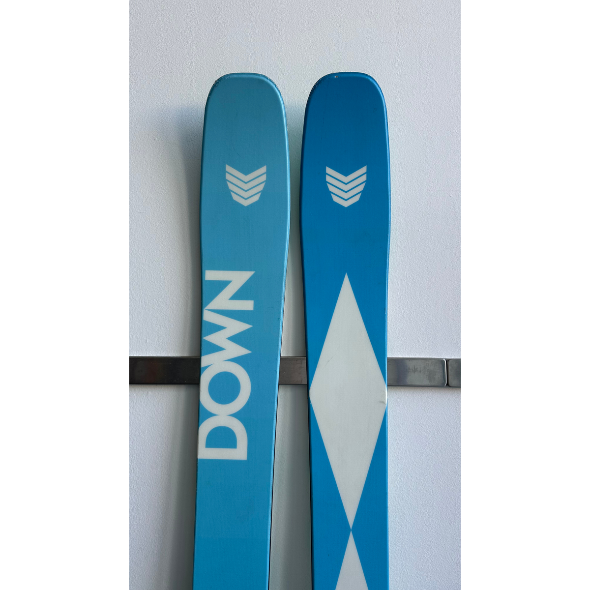 DOWN SHOWDOWN 100 177 REFURBED + TYROLIA ATTACK LYT 11 DEMO